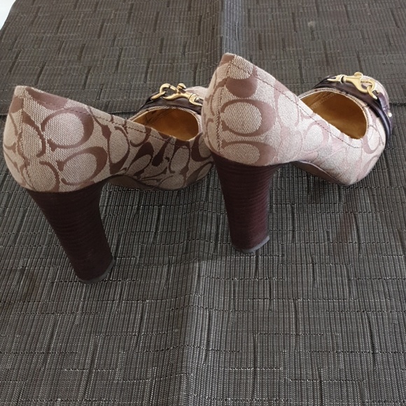 Coach - Picture 3 of 7